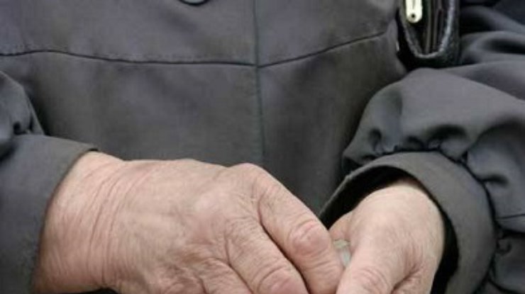 Две женщины на Хмельнитчине украли у пенсионера 11 тысяч гривен