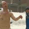 В Массачусетсе студентки возмущены скульптурой неодетого мужчины