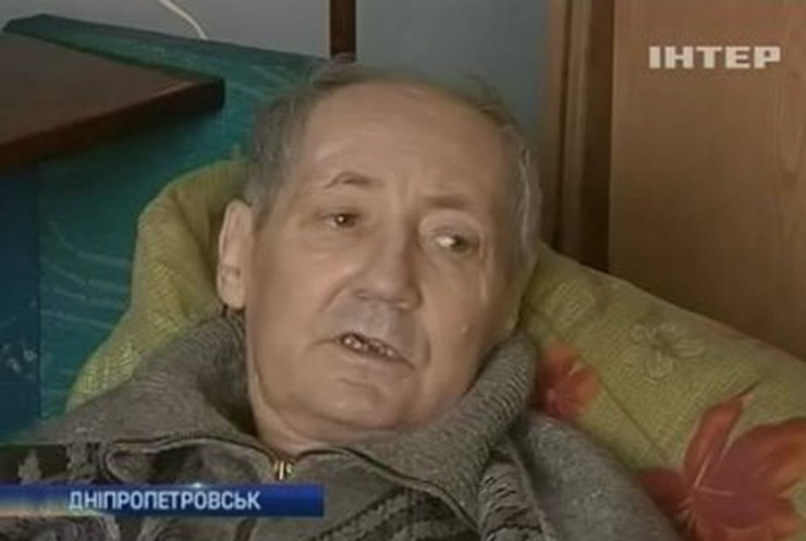 В Днепропетровске пенсионер чуть не погиб от холода после выхода из больницы