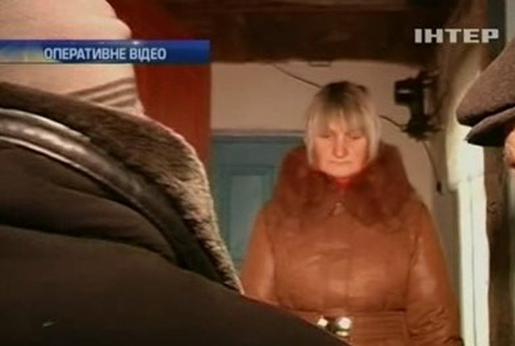 На Сумщине внук чуть не убил родную бабушку
