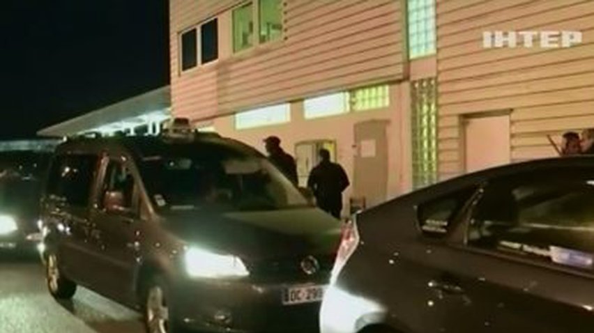 Парижские таксисты заблокировали международные аэропорты