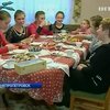 Воспитанников детских домов Днепропетровска расселяют по приемным семьям