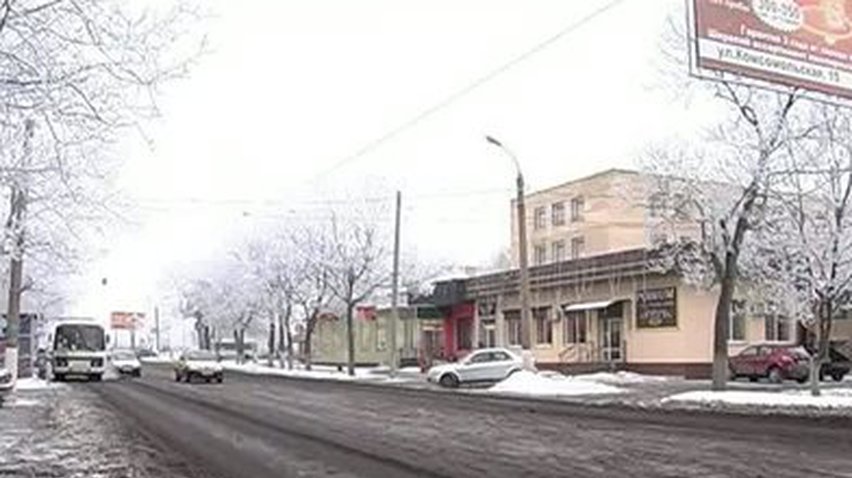В Горловке для посыпания тротуаров использовали печную золу
