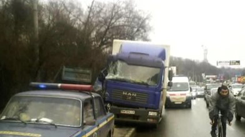 ДТП в столице: У грузового автомобиля отказали тормоза