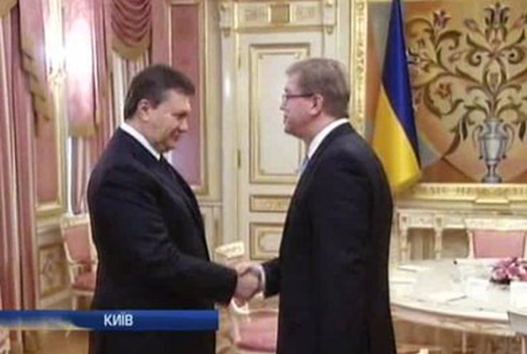 Президент встретился с еврокомиссаром Фюле