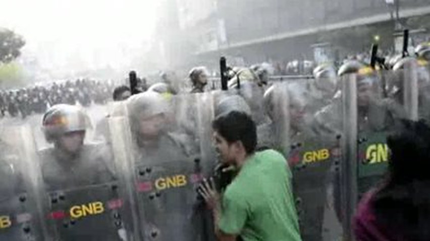 Во время протестов в Венесуэле застрелены трое митингующих