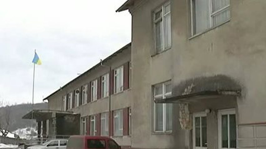 В Черновицкой области старшеклассник избил 12-летнего мальчика