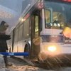 Нью-Йорк засыпает снегом. В штате объявили ЧС