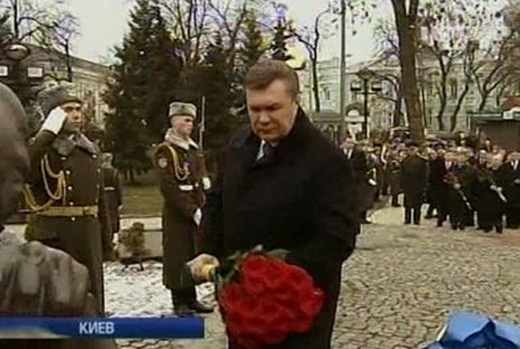 Президент почтил память погибших в Афганистане украинцев