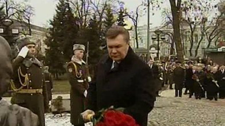 Президент почтил память погибших в Афганистане украинцев