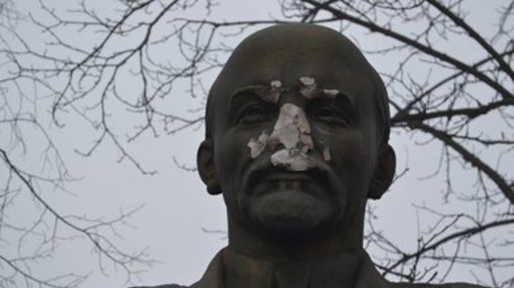 На Полтавщине повредили уже третьего "Ленина"