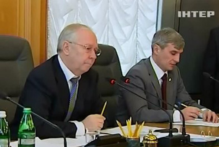 Регионалы настаивают на законной процедуре изменения Конституции