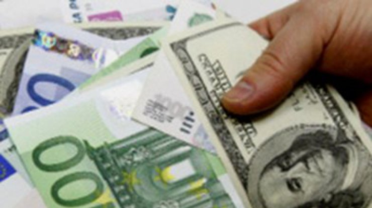 Нацбанк повысил курс доллара до 8,64 гривны