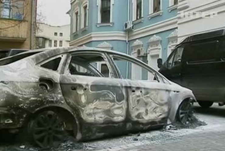 Партия регионов хочет восстановить центральный офис, пострадавший от погрома