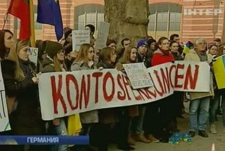 В Берлине прошла акция в память о погибших в Киеве