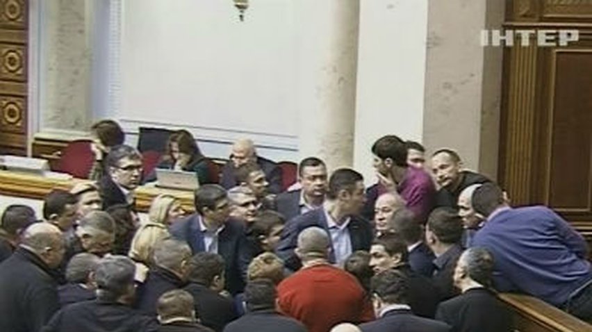 В Раде готовят закон о возвращении к Конституции-2004