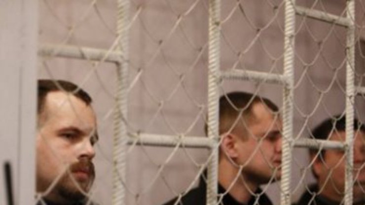 Суд выпустил из-под стражи "васильковских террористов"