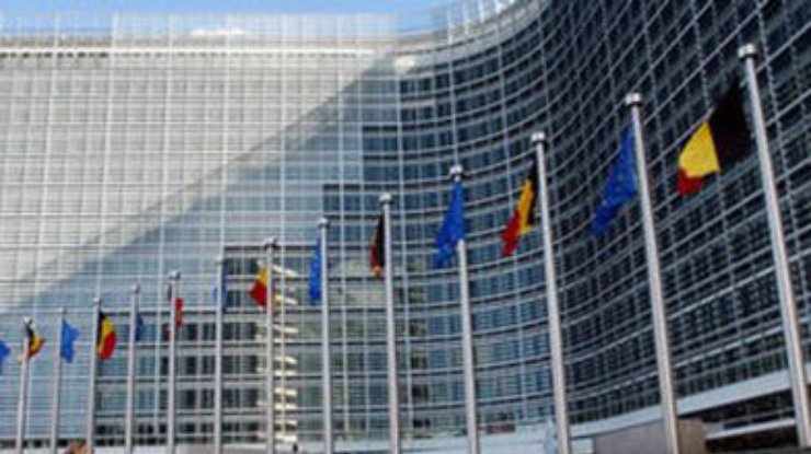 В Еврокомиссии сообщили, что продолжают работу над списком лиц, подпадающих под санкции