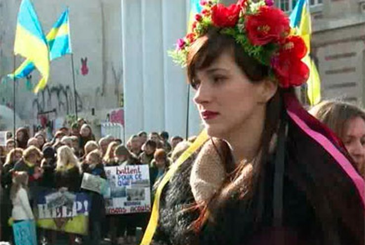 В Париже почтили память погибших украинцев