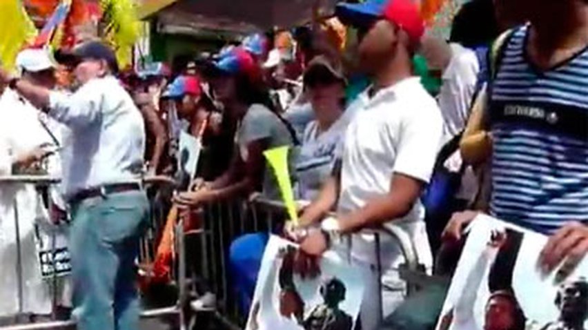 В Венесуэле продолжаются антиправительственные акции протеста