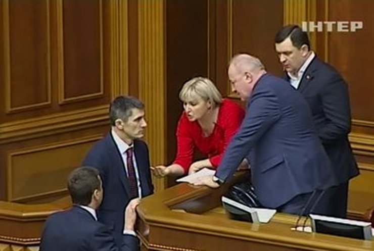 Рада пока не может создать коалицию депутатских фракций