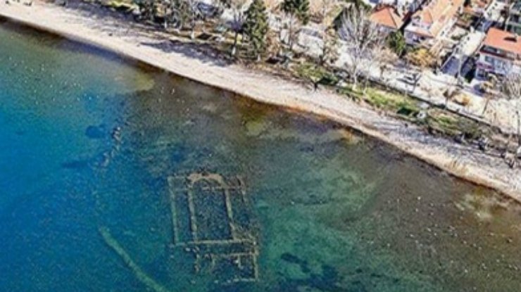 На дне озера в Турции нашли храм IV века