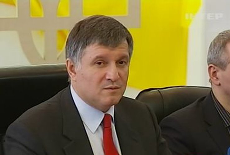 Януковича не задержали в Крыму, чтобы избежать столкновений, - Аваков