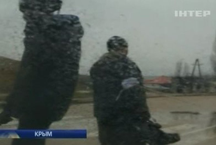 Близ Севастополя у корреспондентов "Интера" пытались забрать камеру
