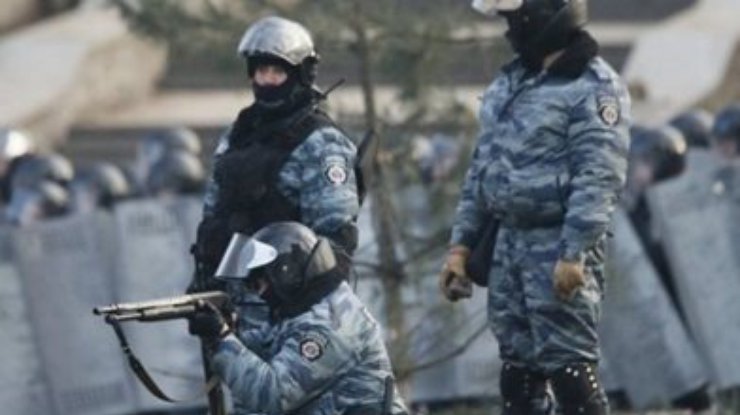 Генконсульству РФ в Симферополе поручено срочно выдать "беркутовцам" российские паспорта