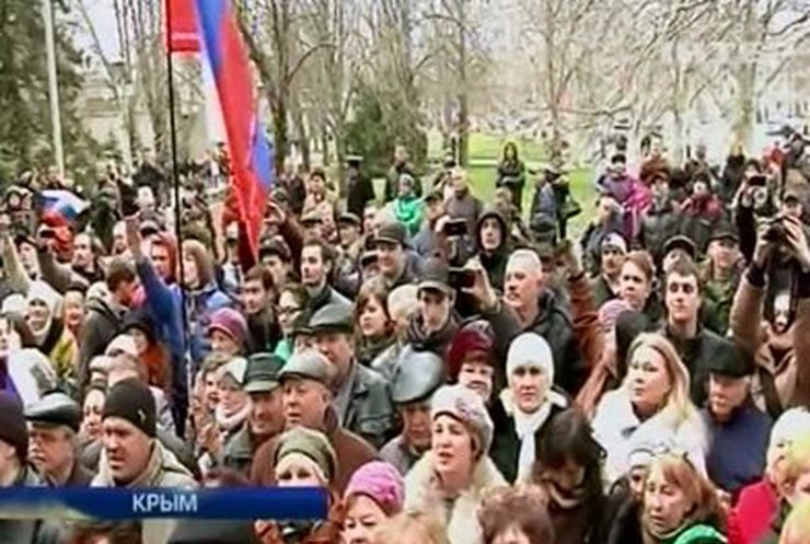 Севастопольцы выходят на митинги в поддержку Чалого