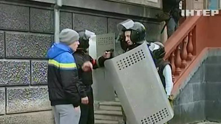 Ривненский "Правый сектор" готов защищать Сашу Белого