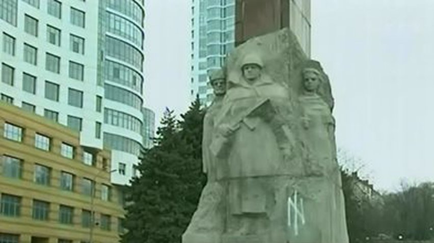 Вандалы осквернили памятник афганцам в Днепропетровске