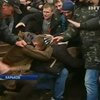 В Харькове со стрельбой и избиением "евромайдановцев" штурмовали ОГА
