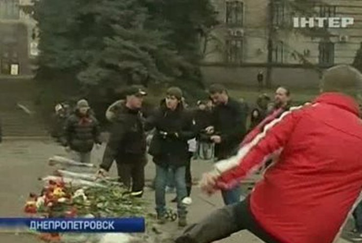 В городах Украины с погромами прошли пророссийские митинги