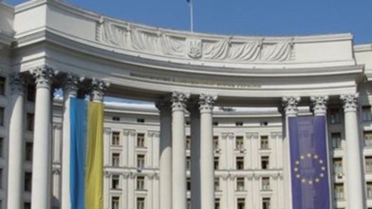 Янукович не имел права просить о введении войск в Украину, - МИД