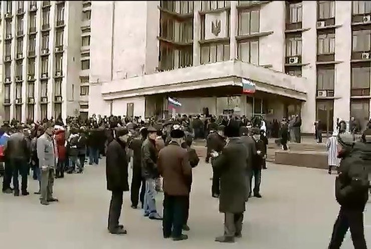 Сразу два митинга состоялись сегодня в Донецке