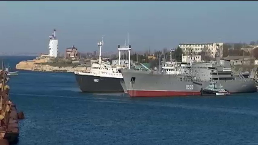 У берегов Севастополя появились элитные подводные пловцы