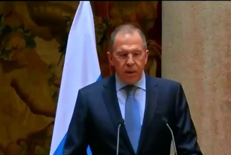 Российские войска в Крыму находятся в местах базирования, - Лавров