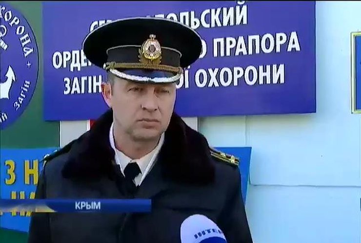 Сегодня вооруженные люди разблокировали несколько военных объектов в Крыму