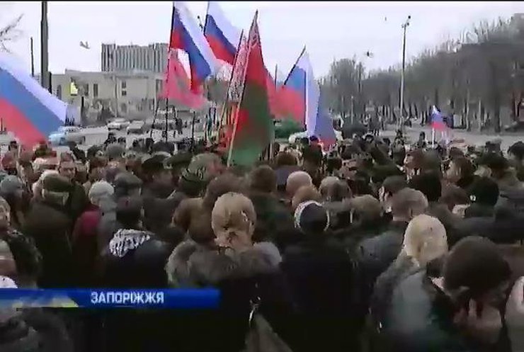 По югу и востоку Украины прошла волна митингов