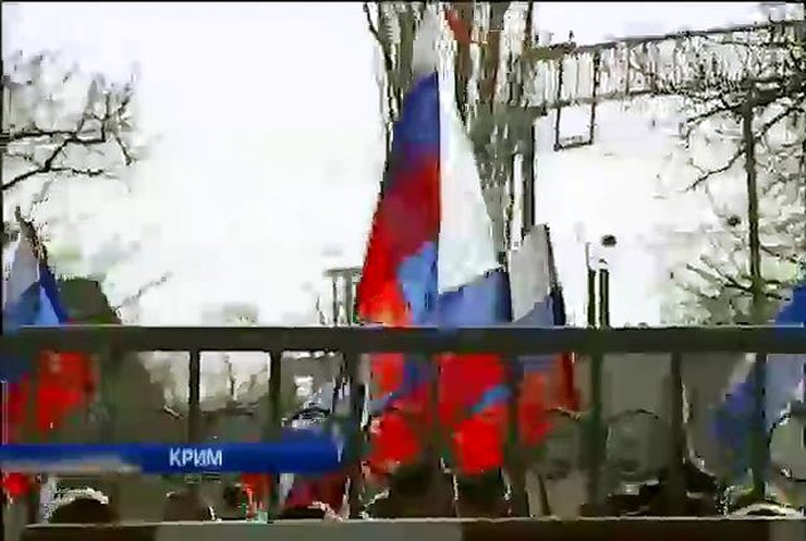 Самооборона Крыма продолжает блокировать военную часть под Бахчисараем