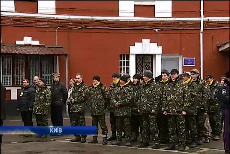 Самооборона Майдана помогает охранять дипломатические объекты