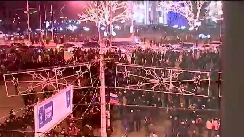 Семь человек пострадали во время драки про- и антироссийских митингующих в Донецке