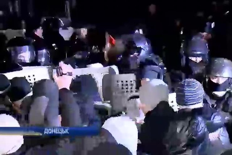 Сторонники Губарева пытались взять штурмом донецкое СБУ