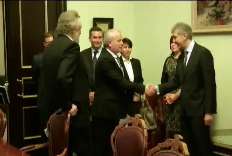 Нацбанк провел встречу с представителями МВФ