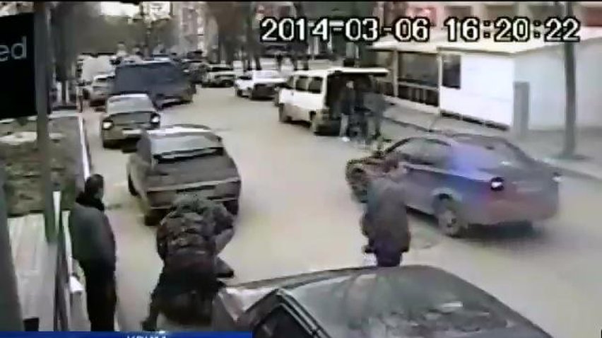 В Крыму бойцы самообороны напали на журналистов