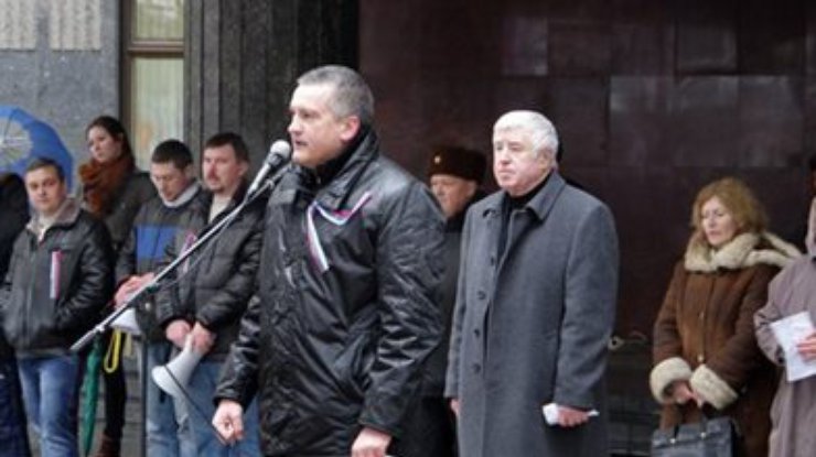 Аксенов на митинге в Симферополе призвал жителей Крыма прийти на референдум