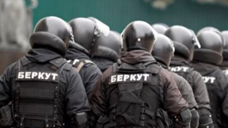 На Херсонщине люди в форме "Беркута" стреляли в "автомайдановцев", - активистка