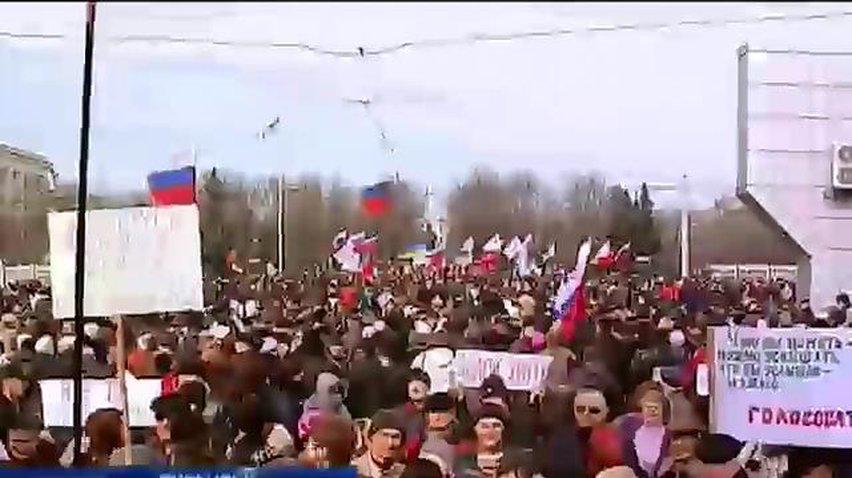 В Луганске штурмовали обладминистрацию
