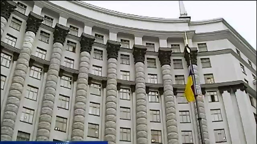 Кабмин перечислит украинским военным 125 млн гривен